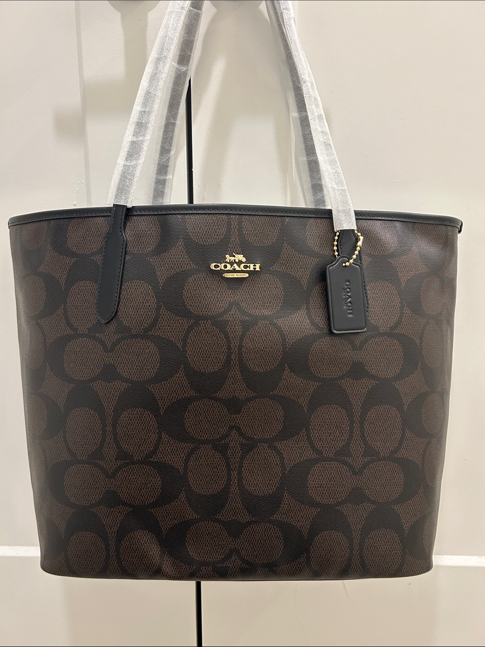 Coach (NWT) Large City Tote Bag In Maxi Signature Canvas